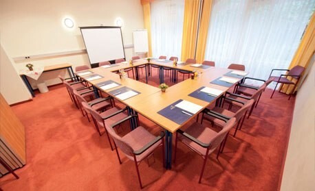 Foto 1 bij 50|50 Hotel Belmont