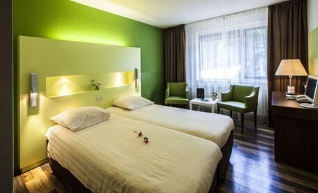 Foto 7 bij 50|50 Hotel Belmont